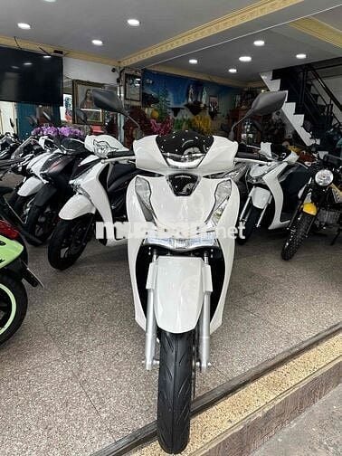 SH 125i ABS + HSTC 2023 Trắng BSTP Chính Chủ