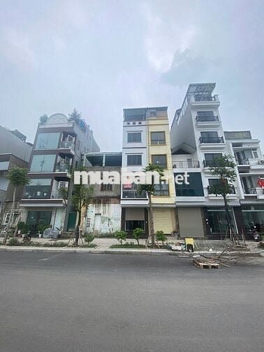 Cho thuê tầng 1 để kinh doanh, mặt đường đôi mới mở phố Đức Giang