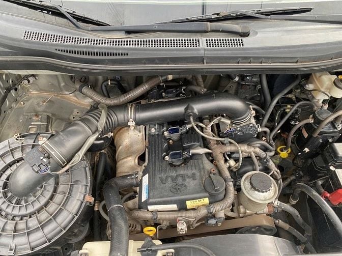 -Innova đời đầu tiên 2006 đi 180 ngàn km xe biển trắng Đăng Ký TPHCM..