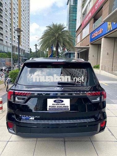 Ford Everest 2023 Titanium 2.0L 4x2 AT - 4500 km