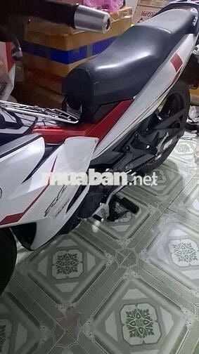 Xe côn tay Yamaha Exciter trắng đỏ đã qua sử dụng