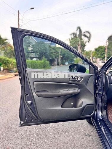 Honda City 2023 1.5 i-VTEC - 70000 km