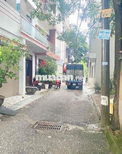 CẦN BÁN GẤP LÔ ĐẤT 99.7M2, VIỆT HƯNG- HAI MẶT TIỀN Ô TÔ- SỔ ĐỎ VUÔNG