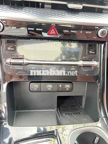 Kia Carnival 2023 Signature 2.2D - 46000 km