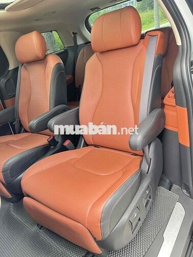 Kia Carnival 2023 Signature 2.2D - 46000 km