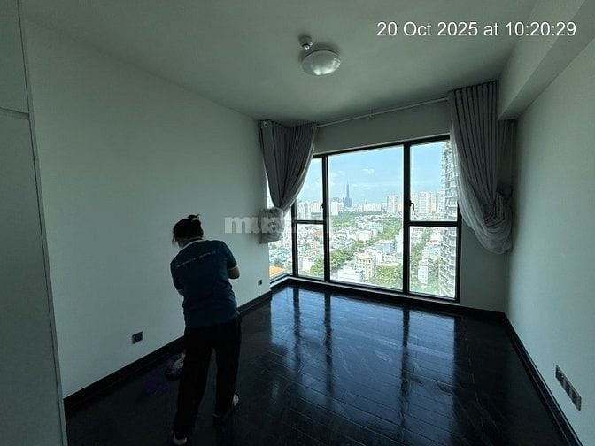 NHÂN VIÊN VỆ SINH CĂN HỘ DỊCH VỤ CAO CẤP