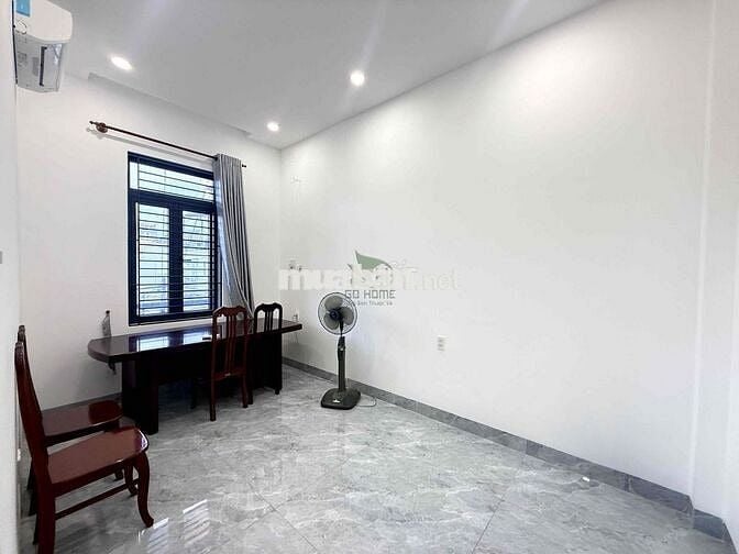 CHO THUÊ BIỆT THỰ ĐẸP MỚI 4 PHÒNG NGỦ GẦN BIỂN KHU  GIÁ 18 TRIỆU/THÁNG