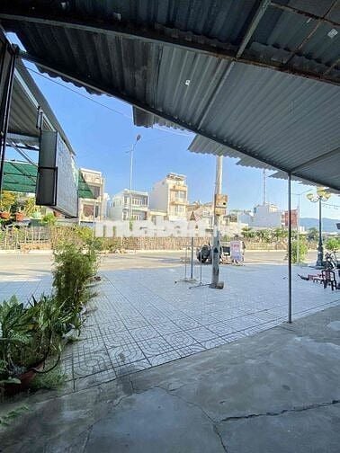 Cho thuê nhà cấp 4 rộng 80m2, mặt tiền đường lớn Cao Xuân Huy