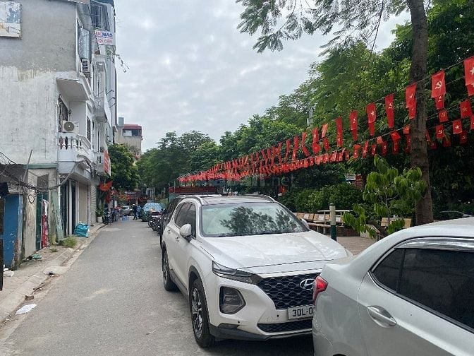 Nhà mới Ba Đình 7tầng thang máy. Oto tránh dừng đỗ ngày đêm.