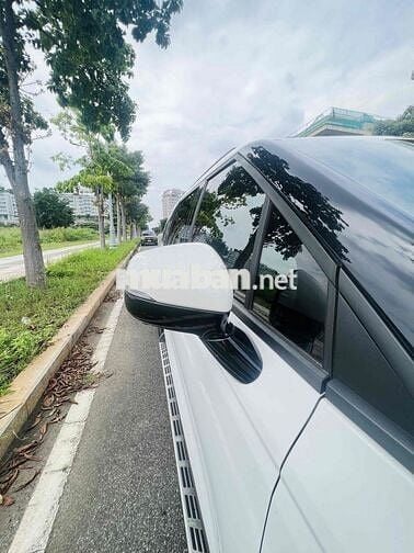 Kia Carnival 2023 Signature 2.2D - 46000 km