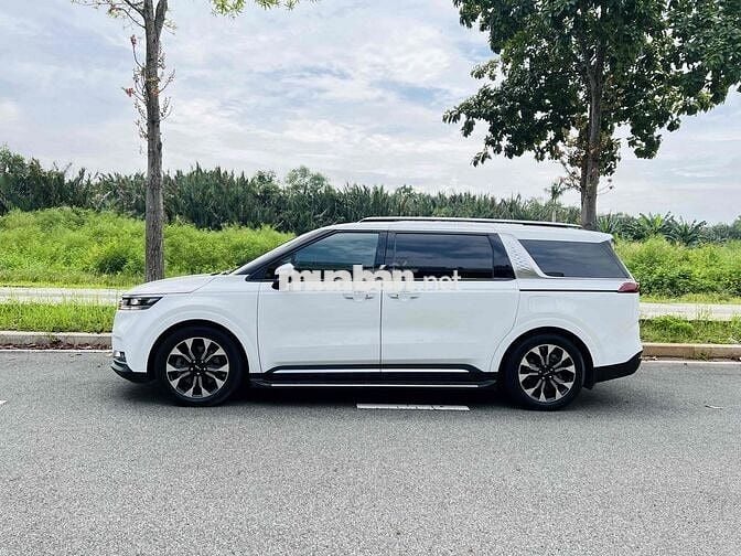 Kia Carnival 2023 Signature 2.2D - 46000 km