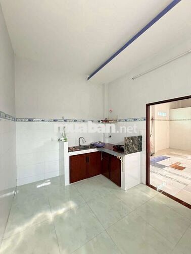 Bán nhà lầu đúc chính chủ , nhà kiêng cố mới xây 2 năm