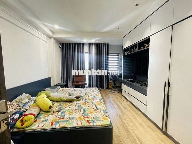 Bán nhà phố Trạm- phường Long Biên 47m, 13.8 tỷ, gần Aeon Long Biên