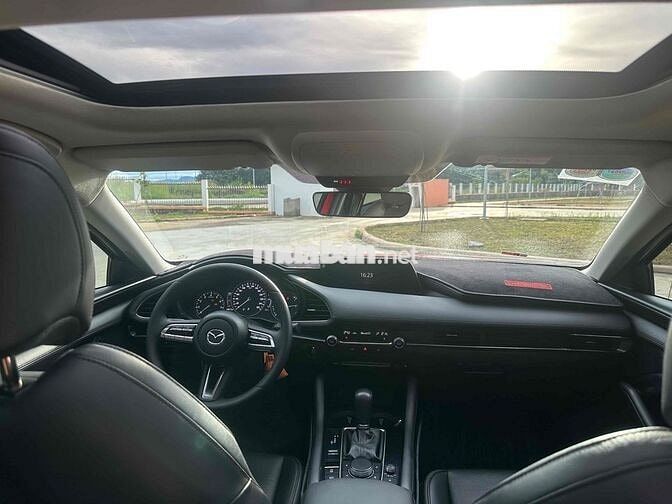 Mazda 3 2022 1.5L Premium - 45000 km