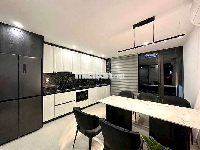 Bán nhà phố Trạm- phường Long Biên 47m, 13.8 tỷ, gần Aeon Long Biên