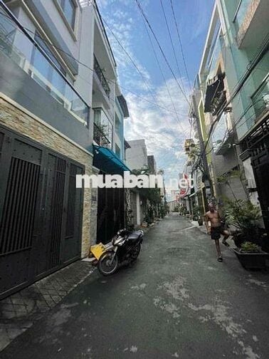 Cho thuê nhà 3 tầng (4m x 15m) có 3 phòng ngủ hẻm nhựa 7m hướng Nam