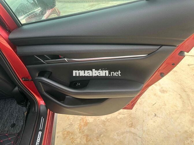 Mazda 3 2022 1.5L Premium - 45000 km