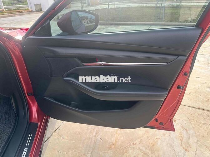 Mazda 3 2022 1.5L Premium - 45000 km