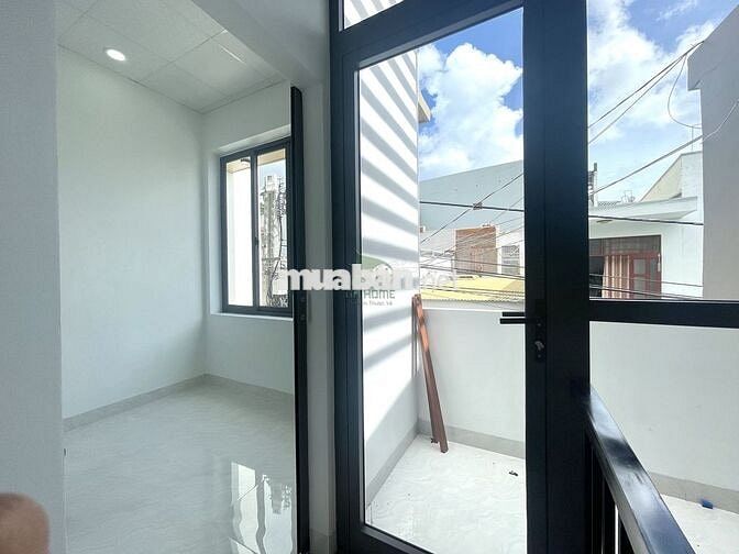 CHO THUÊ NHÀ MỚI XÂY 2 TẦNG  FULL NỘI THẤT PHÍA BẮC NHA TRANG