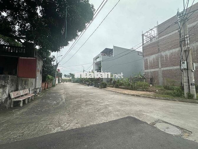 GẦN TRỤC CHÍNH KINH DOANH HỒ ĐIỀU HOÀ- 200m LÀ TRƯỜNG CHỢ BẾN XE BUÝT