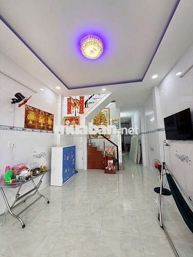 Bán nhà lầu đúc chính chủ , nhà kiêng cố mới xây 2 năm