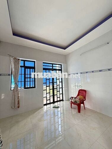 Bán nhà lầu đúc chính chủ , nhà kiêng cố mới xây 2 năm