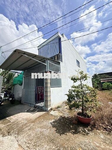 Bán nhà lầu đúc chính chủ , nhà kiêng cố mới xây 2 năm