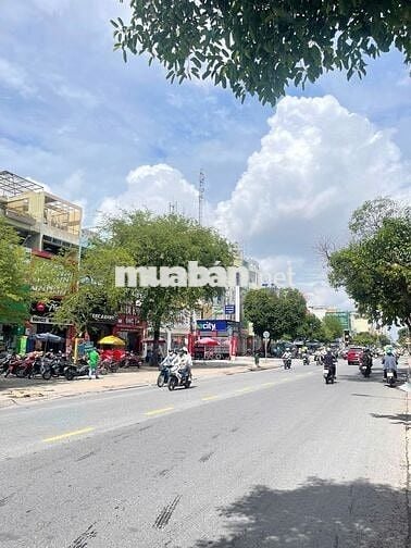 Mặt Tiền Đường Cách Mạng Tháng 8 Vỉa Hè Rộng Nhà Mới.