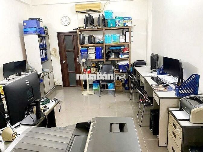 Cho thuê mặt bằng 71m2 gần mặt tiền Bùi Viện