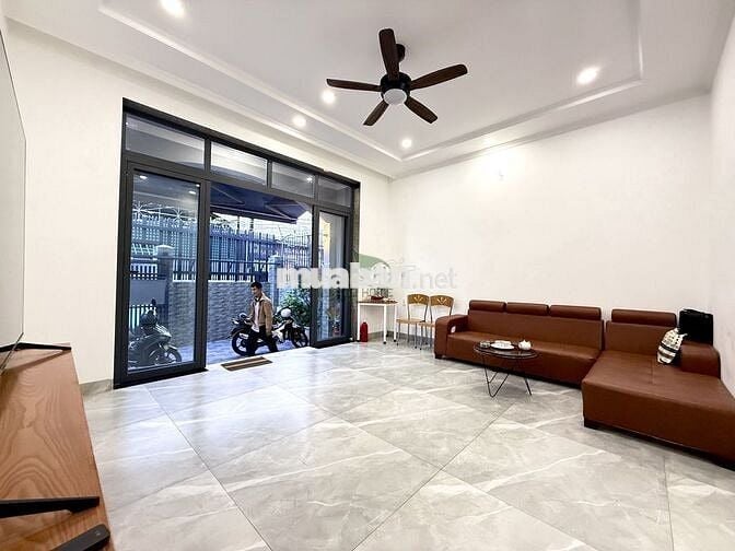 CHO THUÊ BIỆT THỰ ĐẸP MỚI 4 PHÒNG NGỦ GẦN BIỂN KHU VĨNH HOÀ