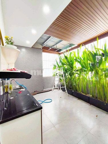 Cho thuê nhà nguyên căn 3 tầng , 6 phòng ngủ ,  ô tô để trong nhà 