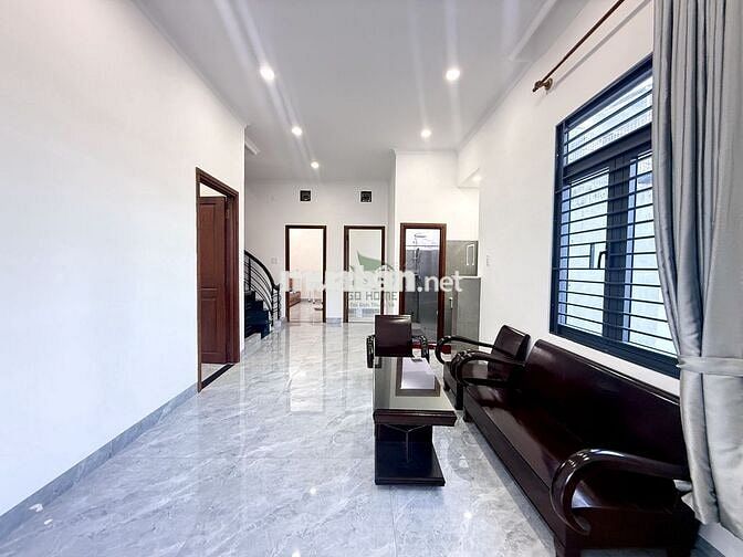 CHO THUÊ BIỆT THỰ ĐẸP MỚI 4 PHÒNG NGỦ GẦN BIỂN KHU VĨNH HOÀ