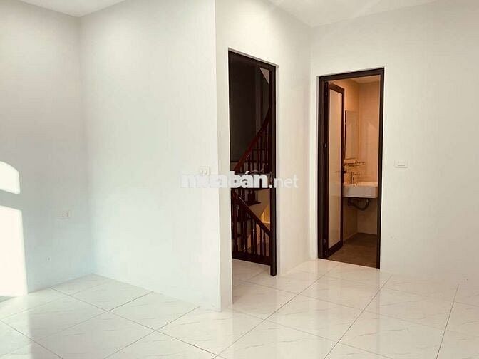 Bán nhà Liên Mạc, 30m² , ôtô đỗ cổng, nhà mới koong 5.1 tỷ