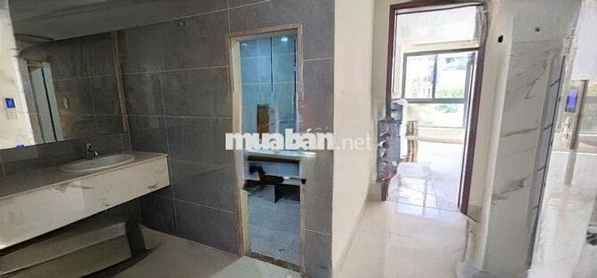 Cho thuê nhà mặt tiền đường Giải Phóng, dt 6x20 trệt 4 lầu