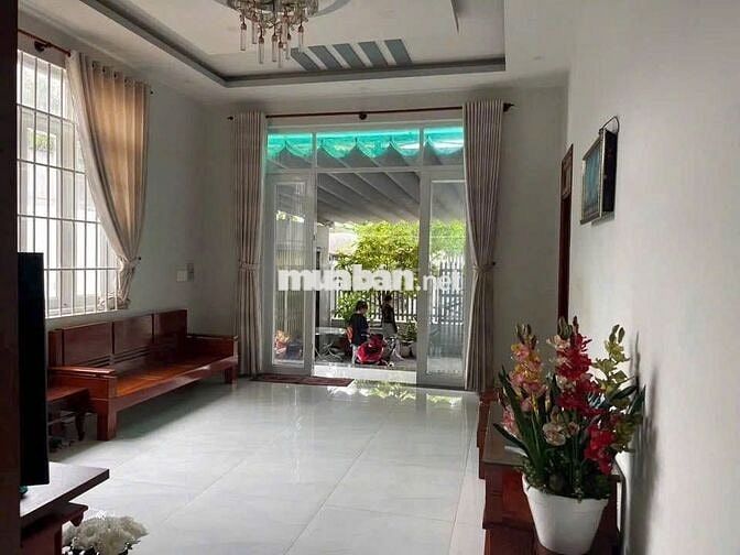 Nhà vị trí đẹp 1/Trịnh Thị Miếng( 8x20) ,SHR, giá chỉ 1tỉ180tr