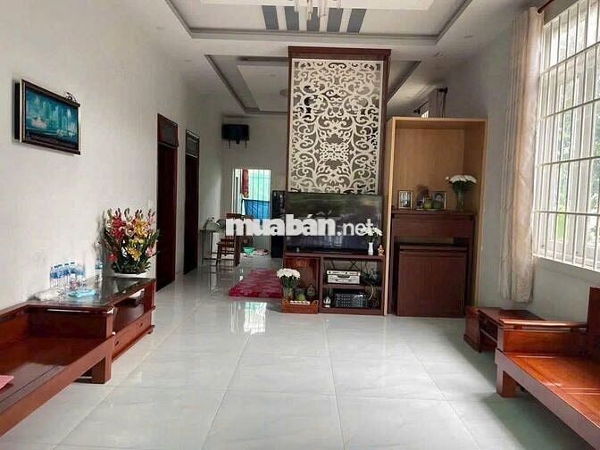 Nhà vị trí đẹp 1/Trịnh Thị Miếng( 8x20) ,SHR, giá chỉ 1tỉ180tr