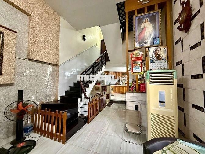 Giảm 1 tỷ bán gấp nhà hẻm 10m, 5 tầng, 6 phòng ngủ đường Lê Đức Thọ