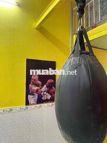 CHO THUÊ NHÀ NGUYÊN CĂN 3 PHÒNG NGỦ, CMT8, Gần công viên LÊ THỊ RIÊNG