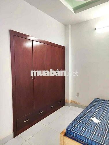 Cho thuê nhà gần UBND p.HBP,/QL13 4 tầng hẻm xe tải 15tr TL