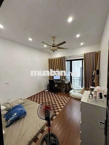 Pháo Đài Láng, diện tích 40m2, 4 tầng, mặt tiền 3,5m, giá 9,6 tỷ Pháo Đài Láng, diện tích 40m2, 4 tầng, mặt tiền 3,5m, giá 9,6 tỷ