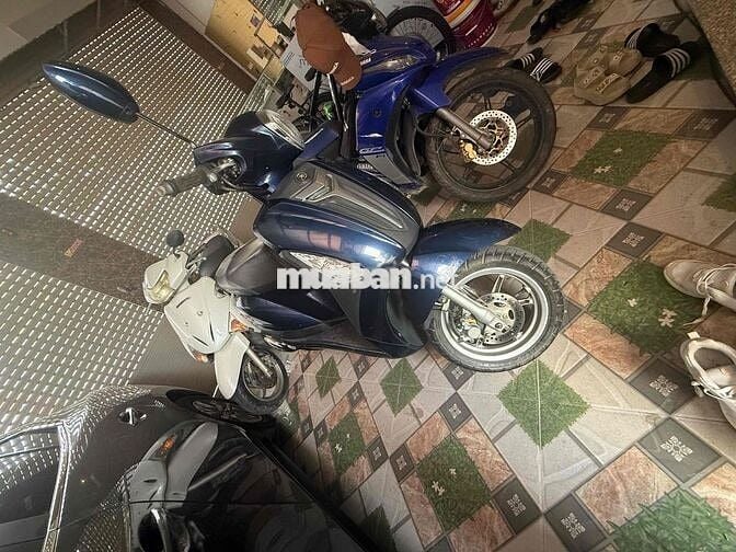 Xe tay ga Yamaha Grande màu xanh đậm