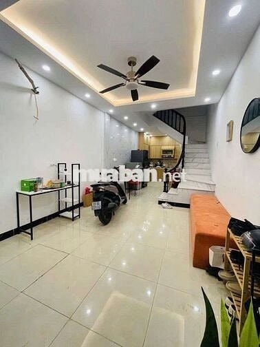 Pháo Đài Láng, diện tích 40m2, 4 tầng, mặt tiền 3,5m, giá 9,6 tỷ Pháo Đài Láng, diện tích 40m2, 4 tầng, mặt tiền 3,5m, giá 9,6 tỷ