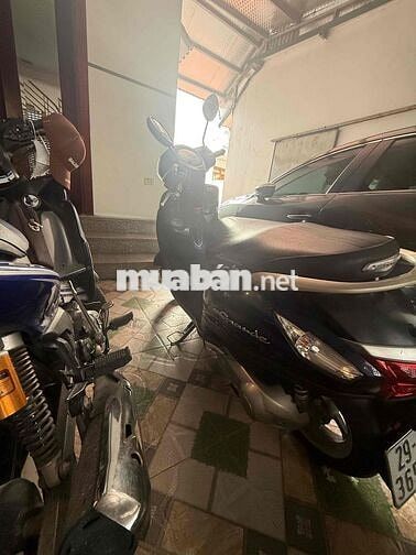 Xe tay ga Yamaha Grande màu xanh đậm