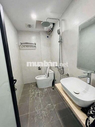 Pháo Đài Láng, diện tích 40m2, 4 tầng, mặt tiền 3,5m, giá 9,6 tỷ Pháo Đài Láng, diện tích 40m2, 4 tầng, mặt tiền 3,5m, giá 9,6 tỷ