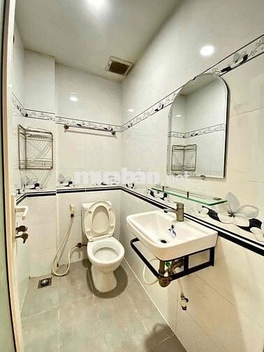 🤣 PHÒNG XỊN – GIÁ NGON – Ở KHÔNG MUỐN RA!