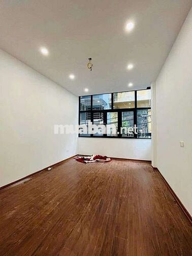 Pháo Đài Láng, diện tích 40m2, 4 tầng, mặt tiền 3,5m, giá 9,6 tỷ Pháo Đài Láng, diện tích 40m2, 4 tầng, mặt tiền 3,5m, giá 9,6 tỷ