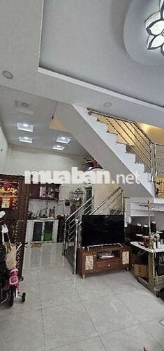 Chỉ nhỉnh 5 tỷ sở hữu ngay căn nhà 2 tầng đường Lâm văn Bền, Quận 7.