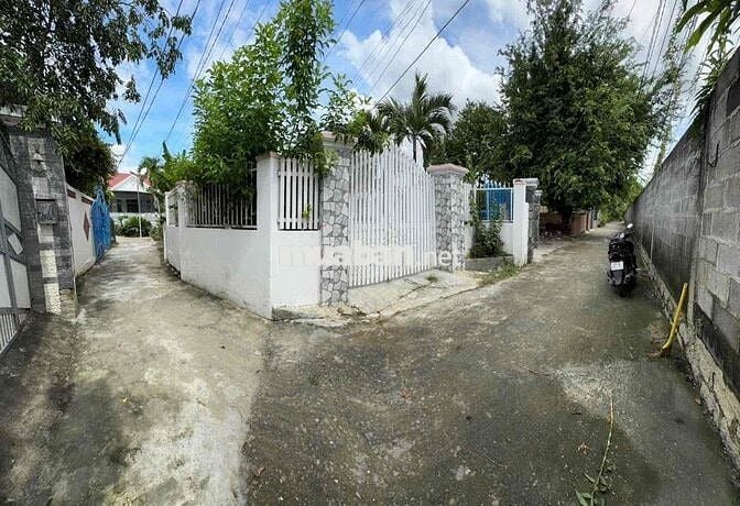 Bán Nhà Vườn 2 MT bám đường hơn 20m, chia đc 2,3 - P. Tây Nha Trang.