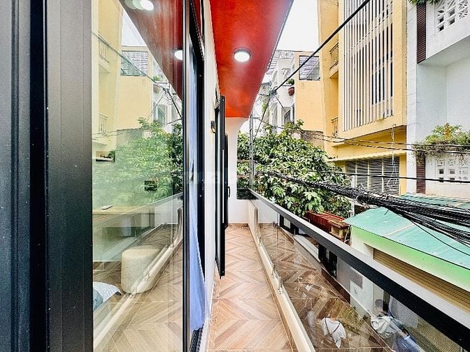 NHÀ PHỐ NGAY TÂN BÌNH HẺM XE HƠI 