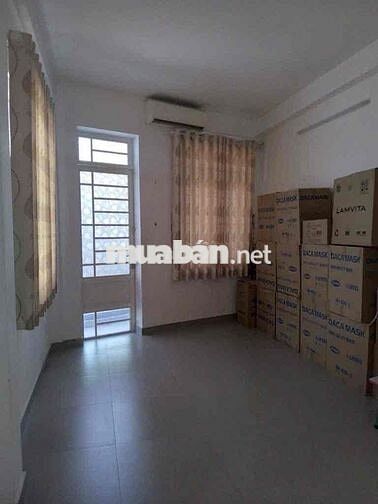 Nhà mặt tiền Quận 1, 50m2, 4 tầng 6PN, vị trí kinh doanh chợ Đakao